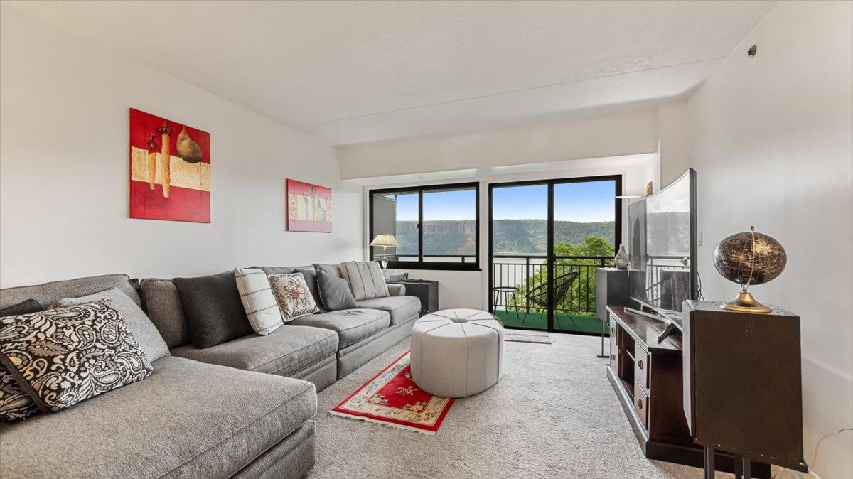 Stunning 10th-floor apartment at The Riverwatch, one of Westchester’s...