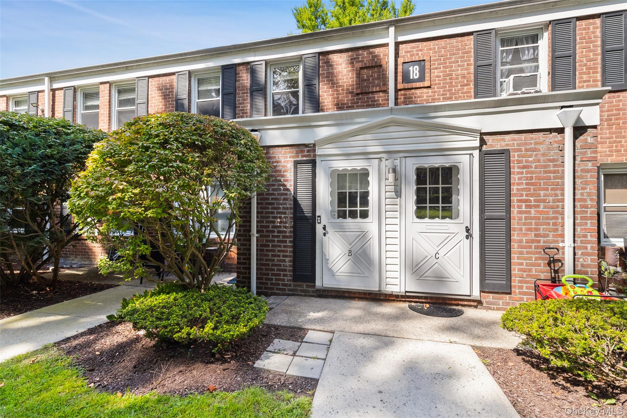 Welcome to Irvington Gardens, a quiet, well-maintained complex in one...