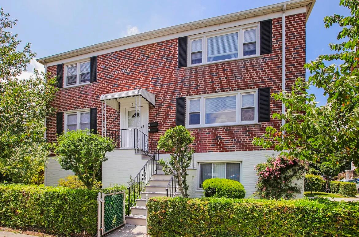 Beautiful Three family home in the Heart of Yonkers, NY. Great income...