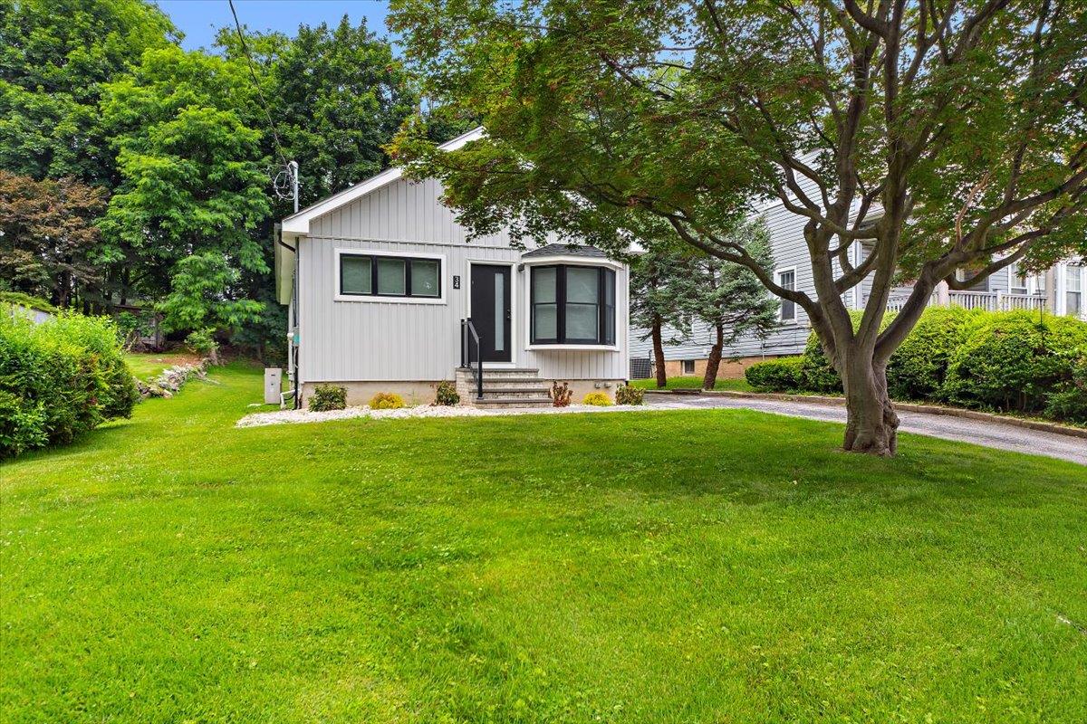 Stunningly Newly Renovated Dream Home!
This standalone single-family h...