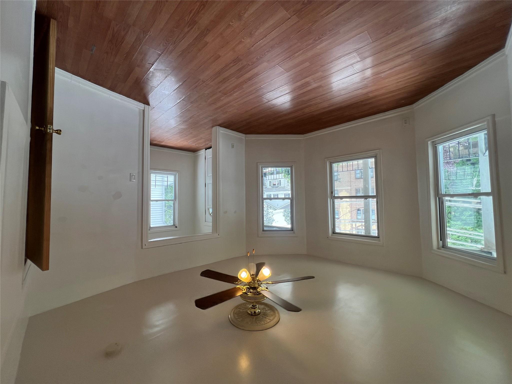 Welcome to this spacious 4 bedroom apartment at 304 s 1st ave. 
Access...