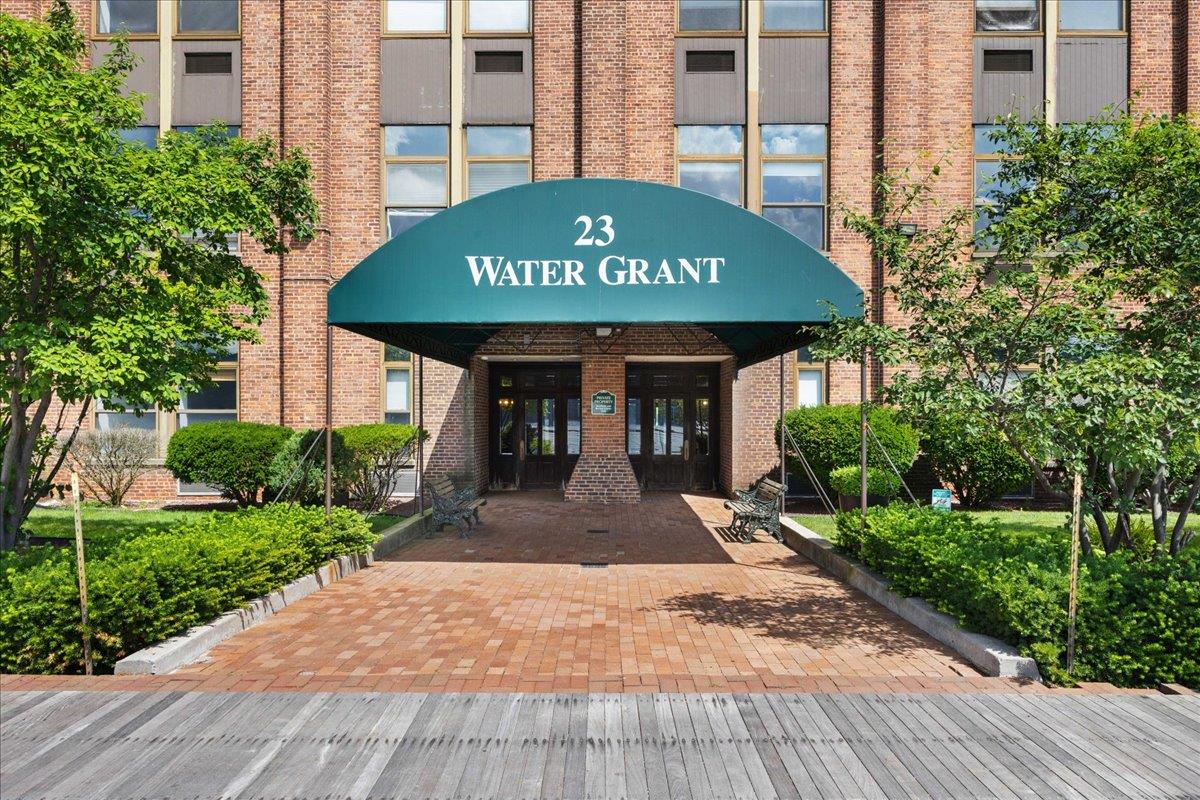 Welcome to 23 Water Grant St, Unit 7P – Where Comfort Meets Convenienc...