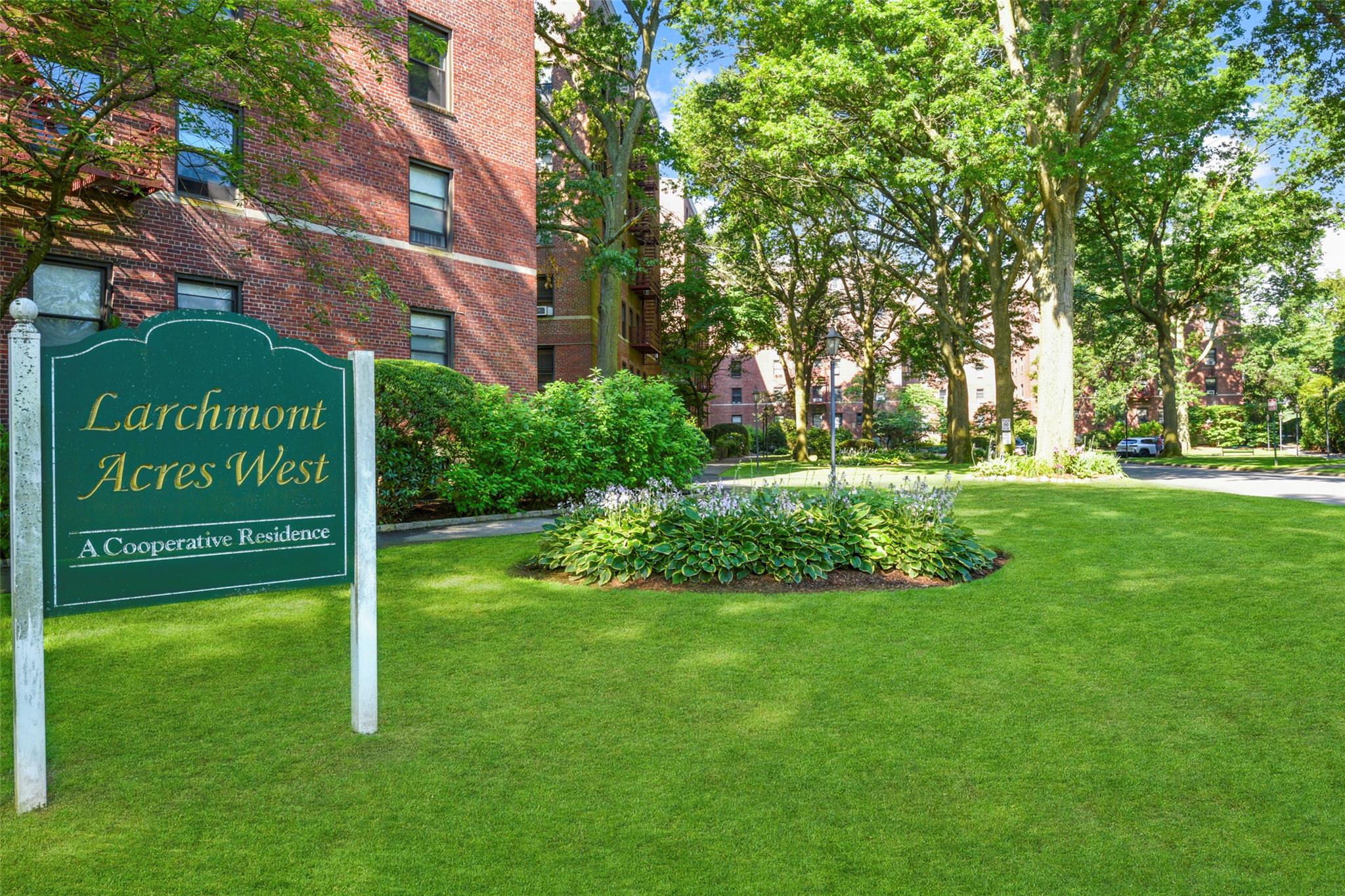 Freshly Updated 2-Bedroom Haven - Steps from Metro North Station.  Wel...