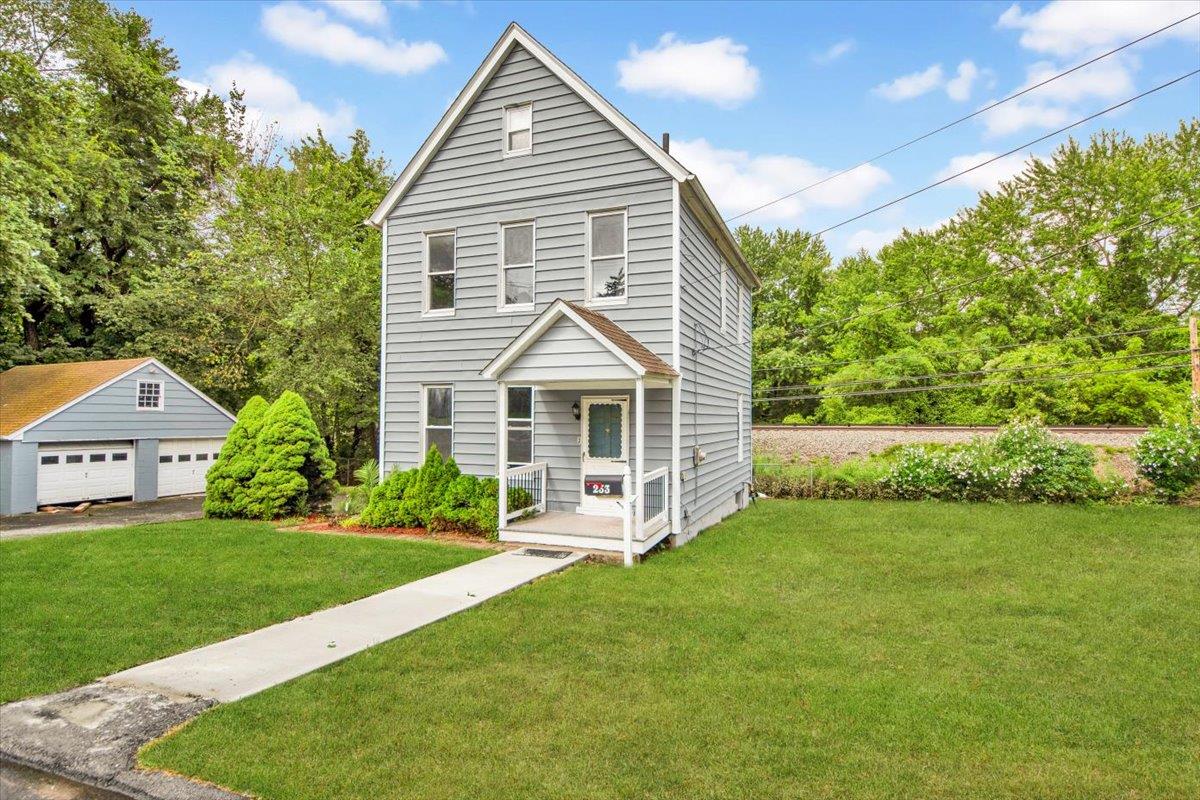This newly renovated single-family residence features 3 spacious bedro...
