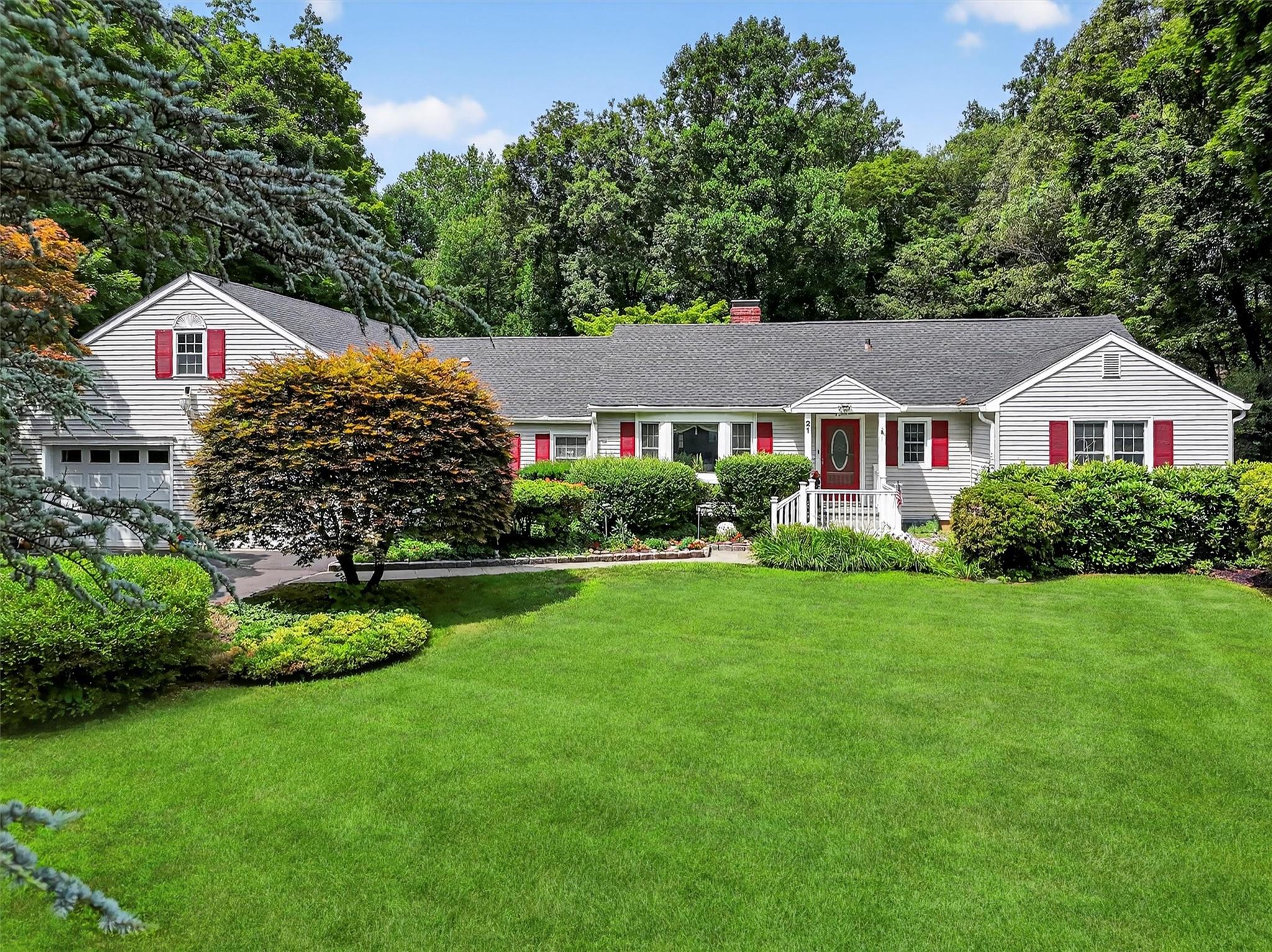 Welcome to this Spacious, Expanded Ranch style home located in the Kat...