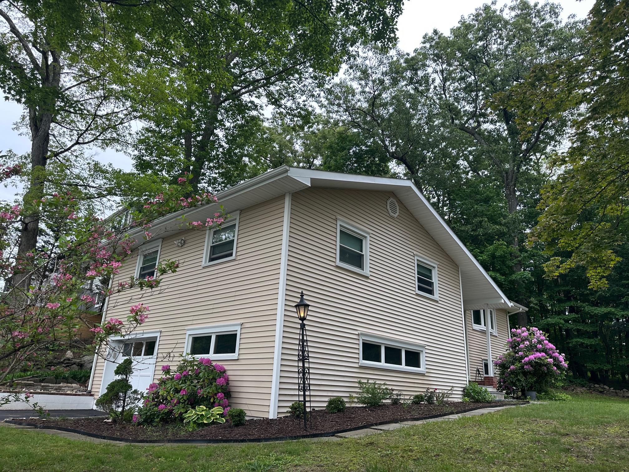 Immaculate 3-Bedroom Home in a Highly Desire Location! Situated in a q...