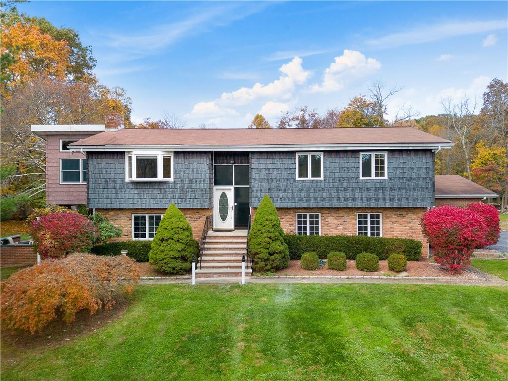 Spacious. Private. Minutes to Croton-Harmon Metro-North. 

Tucked away...