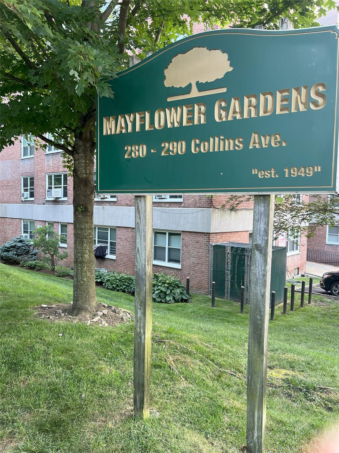 1-Bedroom Co-op with Deeded Garage Parking in Fleetwood!

Welcome to t...