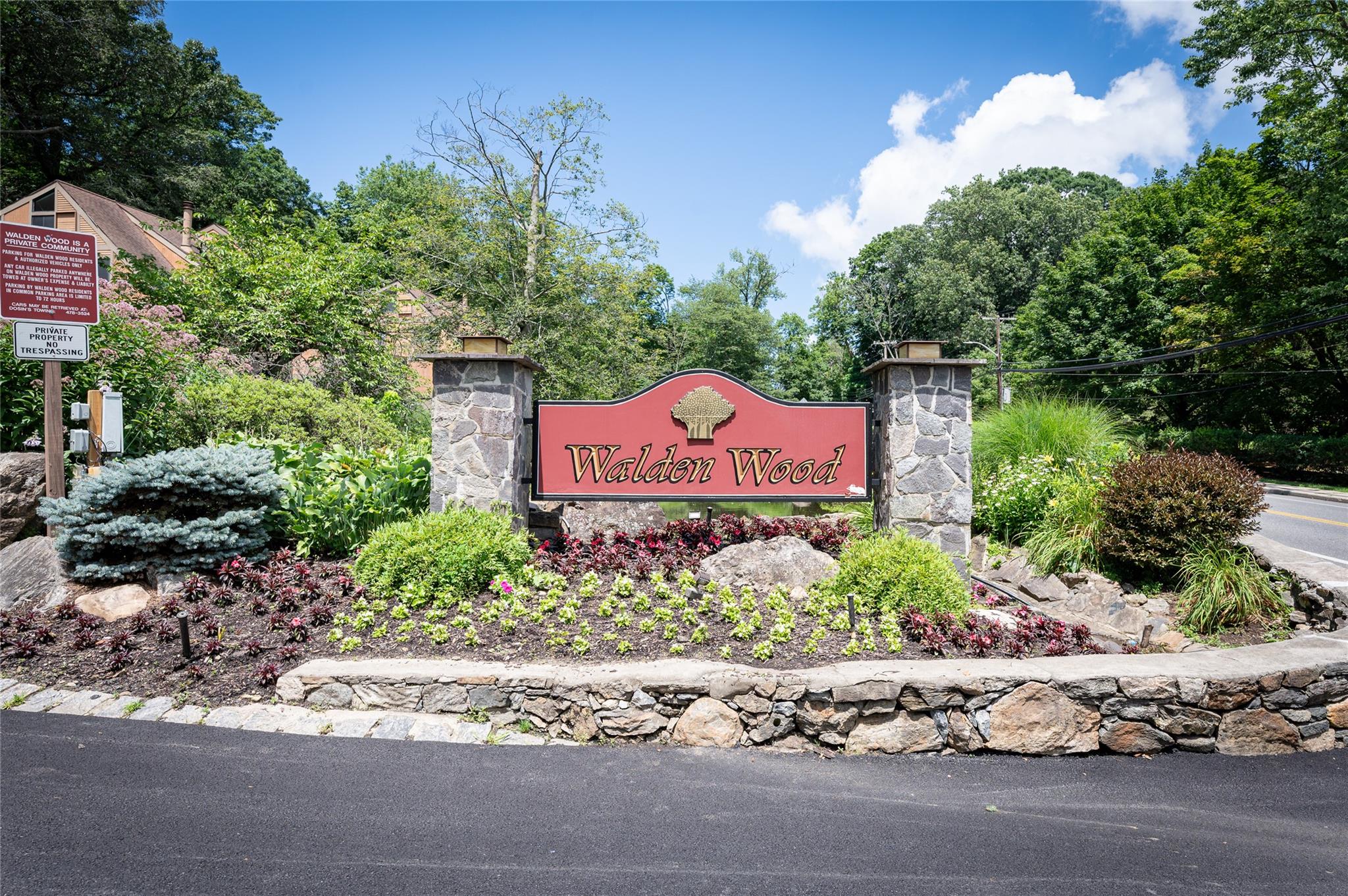 Open floor plan with great flow - perfect for modern living. Spacious...