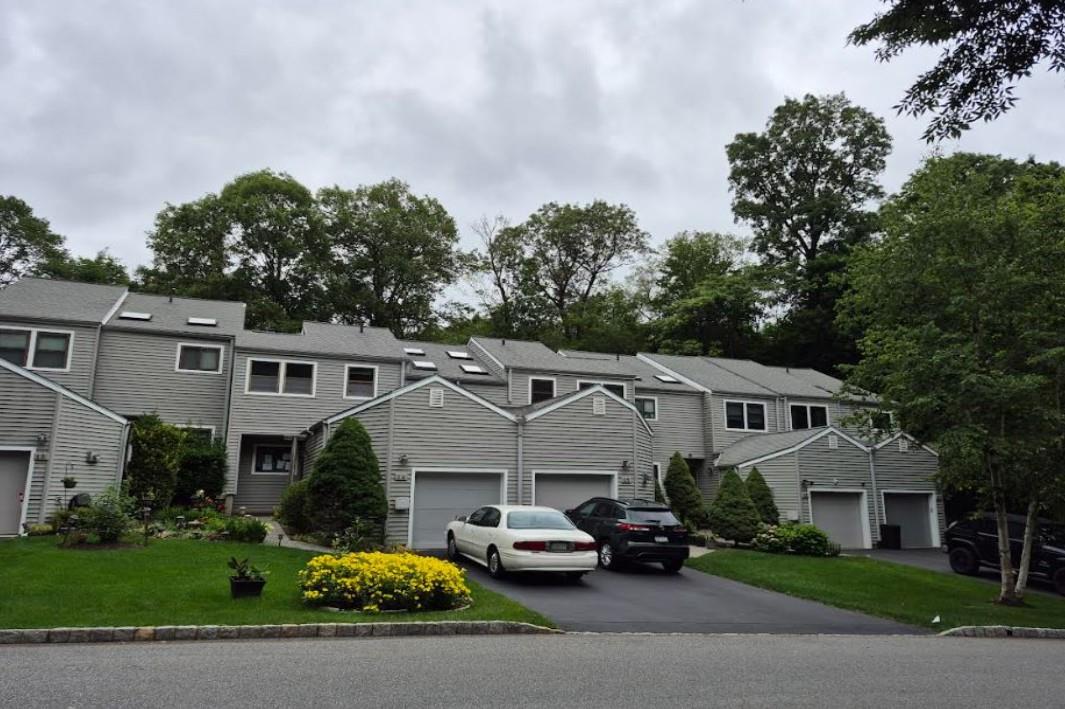Welcome to 14 Bridle Path Road, a condominium with incredible potentia...