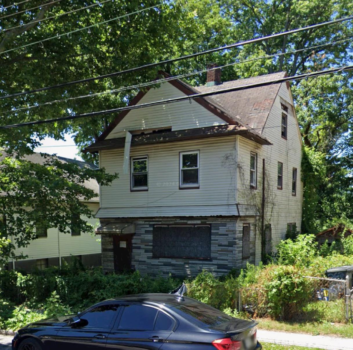 Investor special in the heart of Mount Vernon! Welcome to 264 S 5th Av...