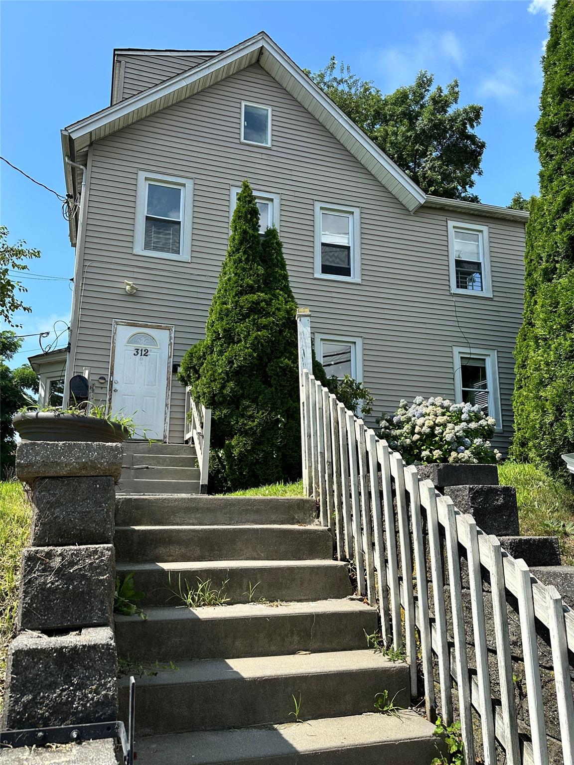 Charming 2BR + Bonus Room in a Quiet Multifamily Home – Feels Like a 3...