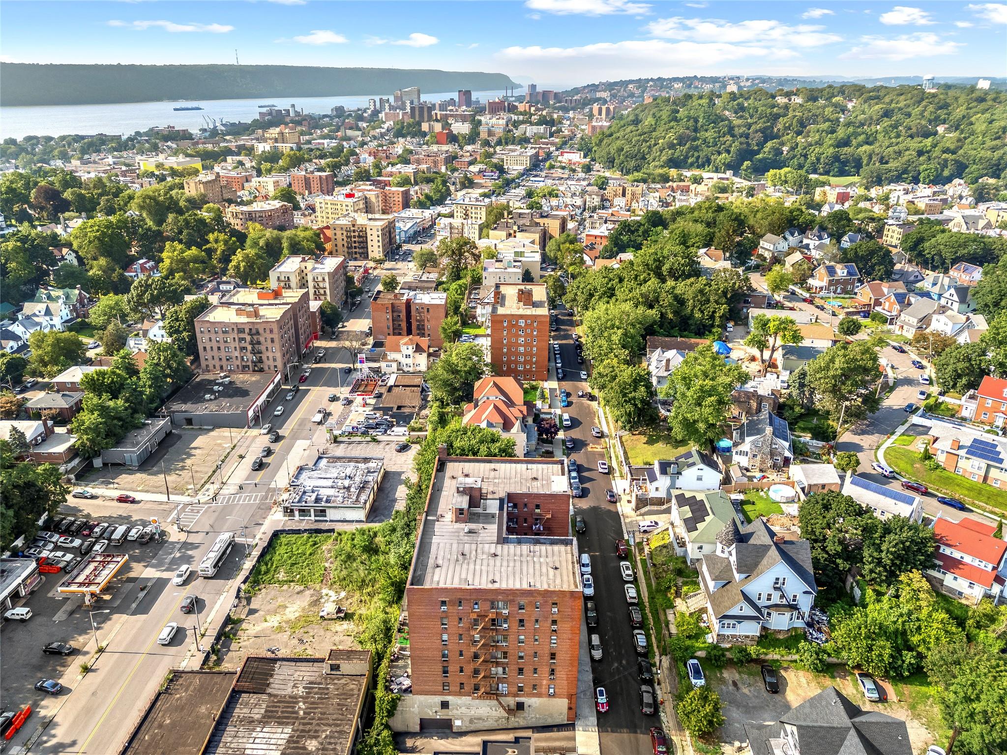 Charming 1-Bedroom Co-op in the Heart of Yonkers!

Discover this thoug...