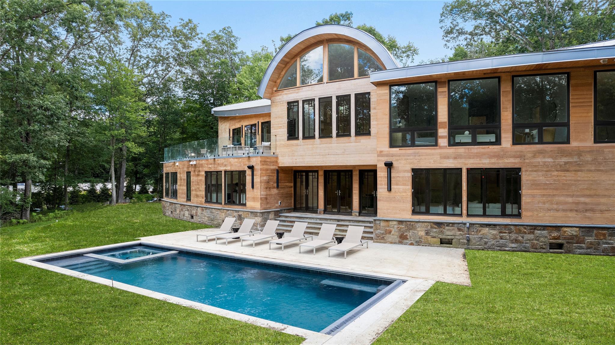Welcome to 16 Col Sheldon, a newly completed and designer finished mod...
