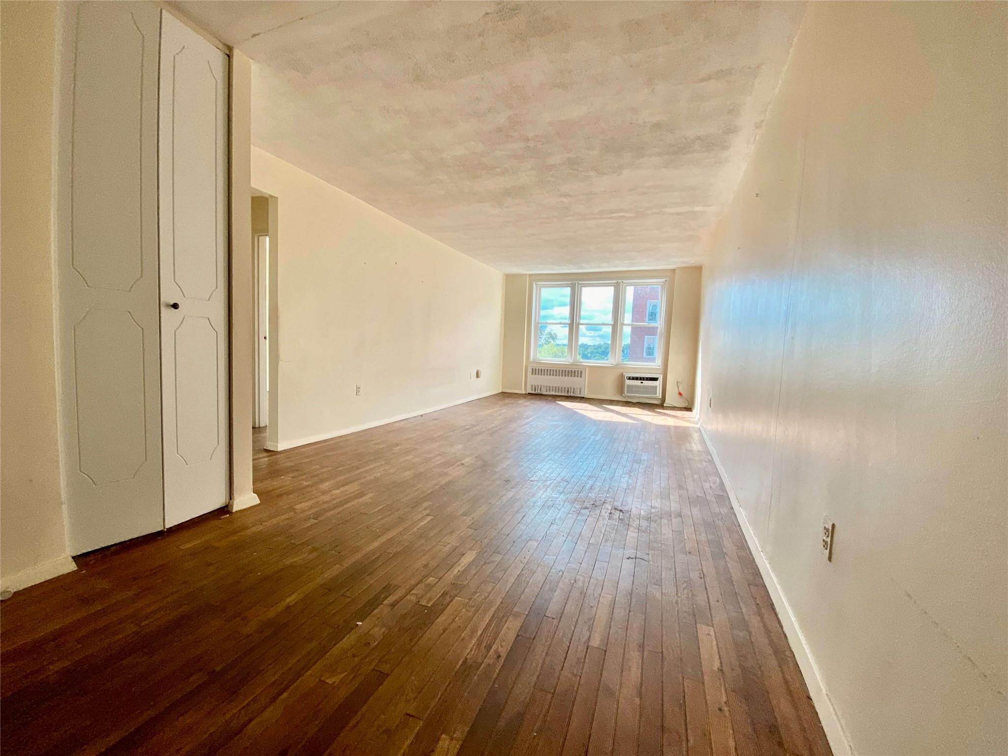 1BR Opportunity @The Gentry!! One of the best co-op's in the heart of...