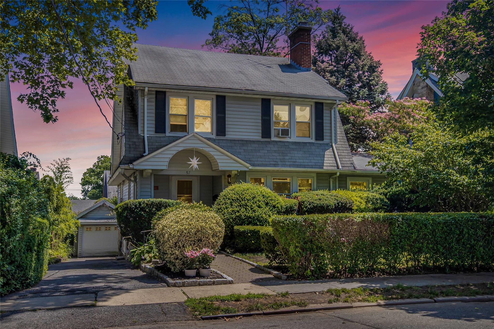Welcome to a charming true Side Hall Colonial with entrance foyer lead...