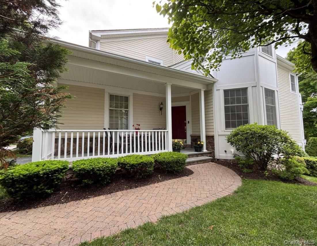 Welcome to 19 Augusta Drive, a spacious semi-detached townhouse Condom...