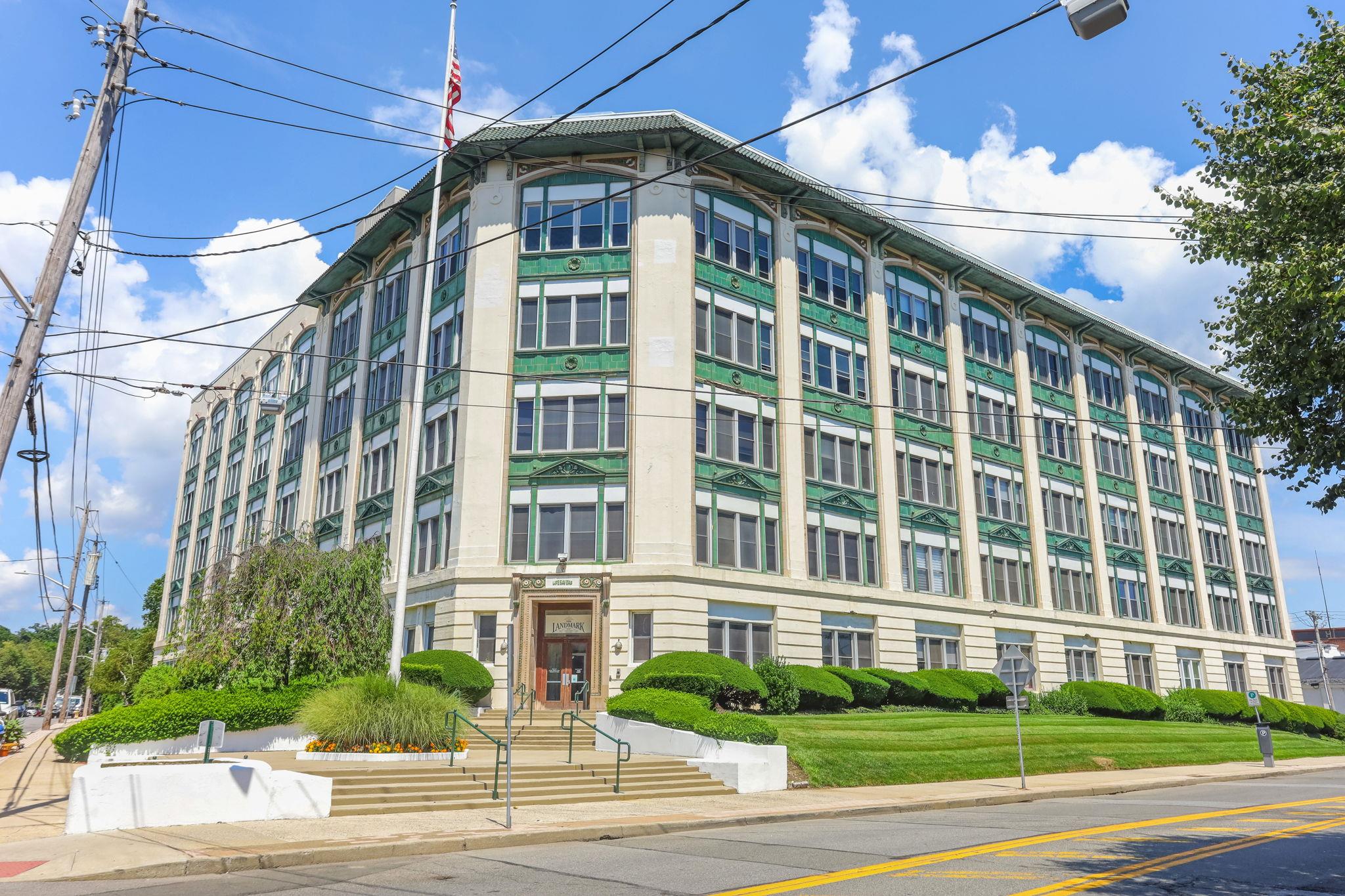 Discover modern loft living in one of Westchester’s most iconic buildi...