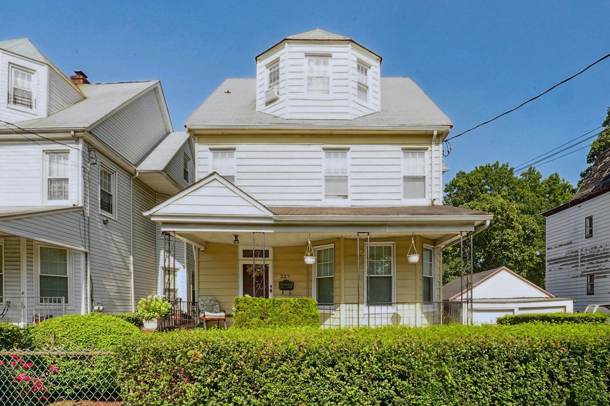 Accepted Offer 8/11/25 
Welcome to your next home or income-generating...