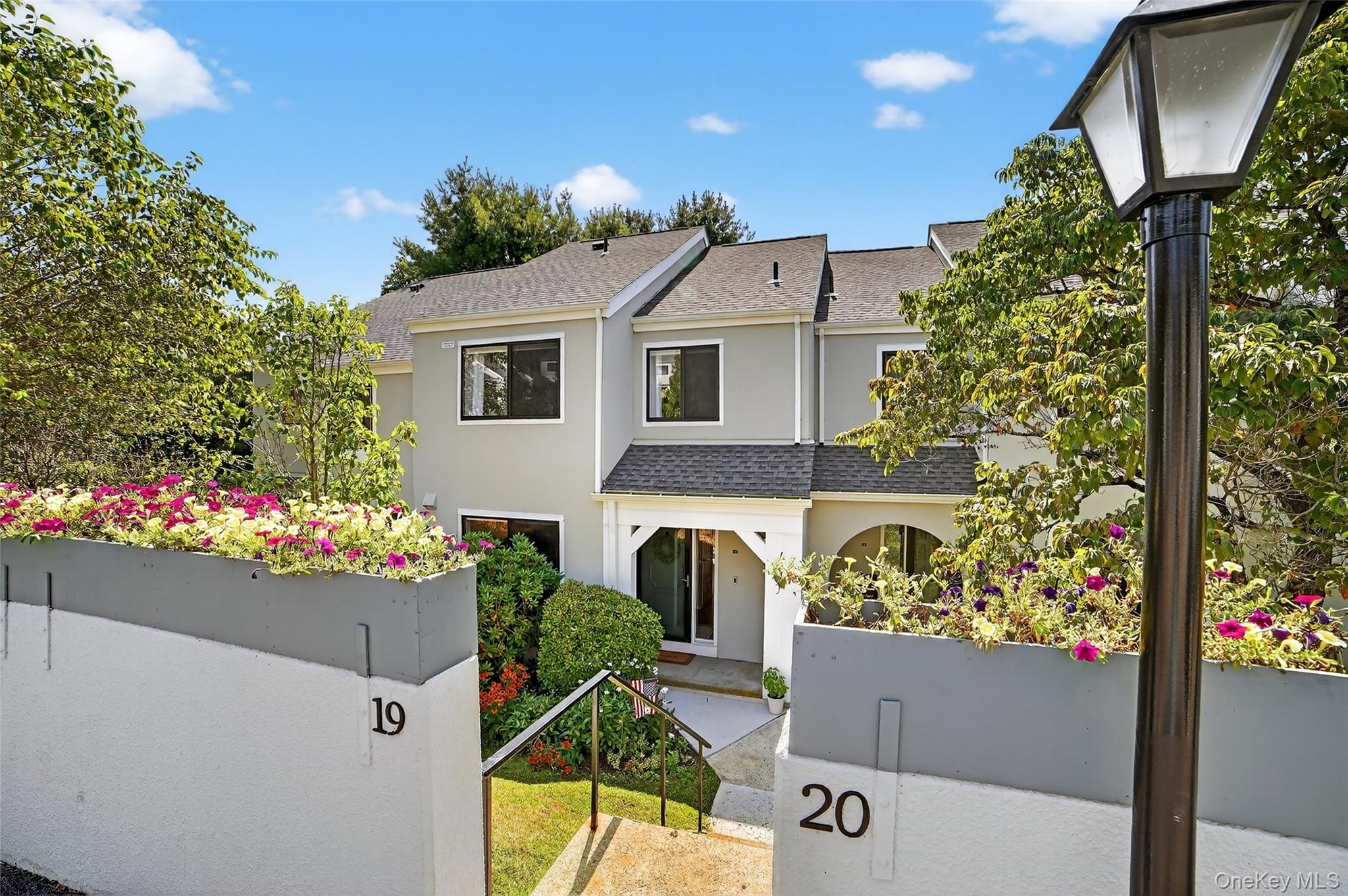 This beautiful townhouse offers a unique opportunity to experience the...