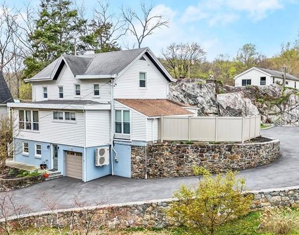 A rare rental opportunity for a totally renovated Vintage country esta...