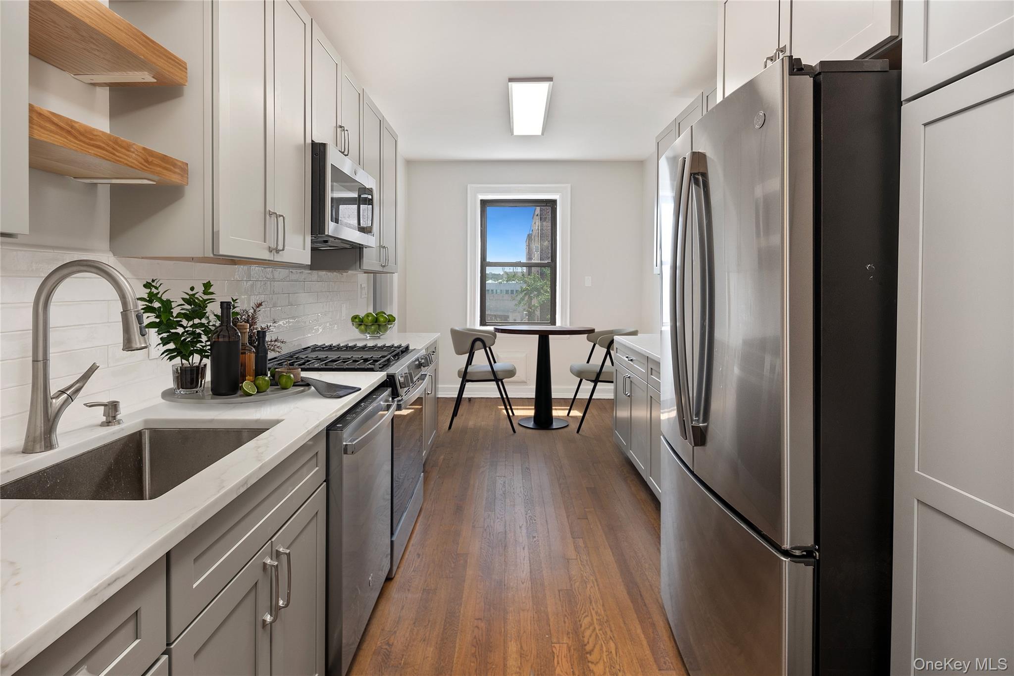 Newly remodeled pre-war co-op located in the heart of White Plains. Th...