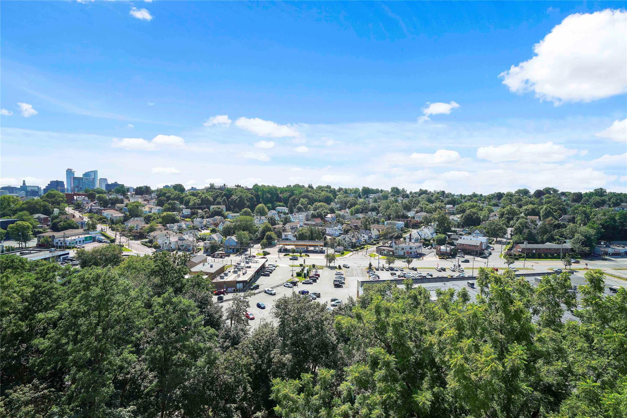 As you step into this Penthouse Apartment in 400 High Point Drive the...