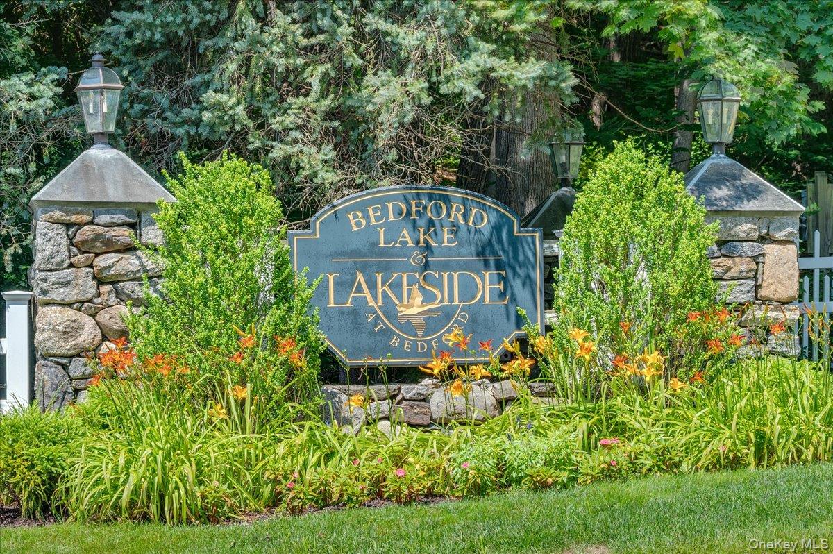 Experience modern elegance and thoughtful design in this exquisite con...