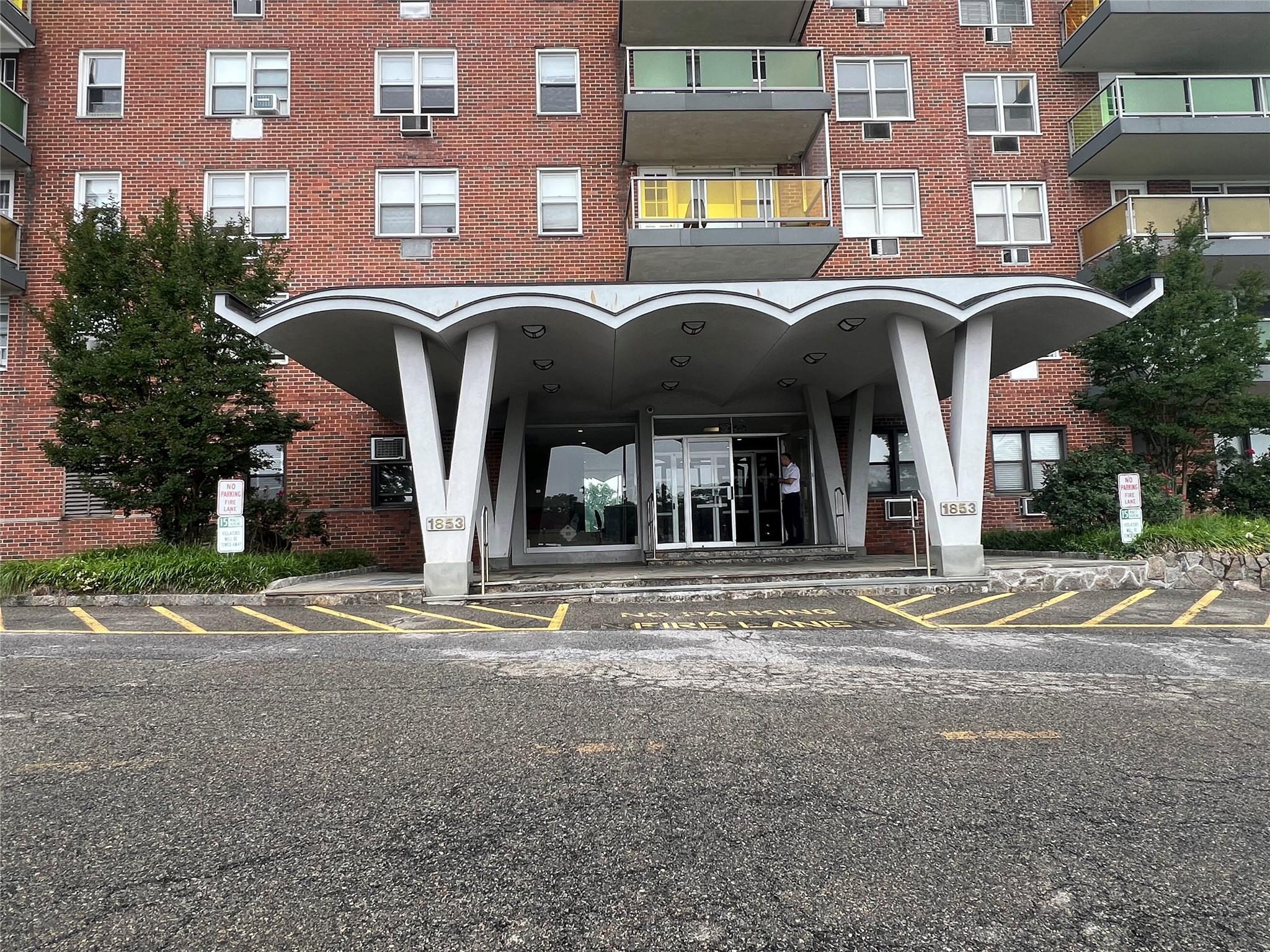 Welcome to Westchester Towers where renting is allowed on co-op units....