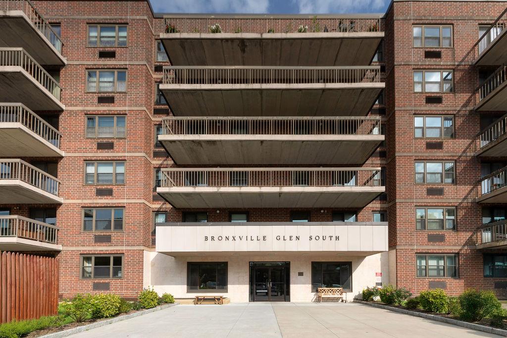 Welcome to Bronxville Glen South-desirable and recently renovated one...