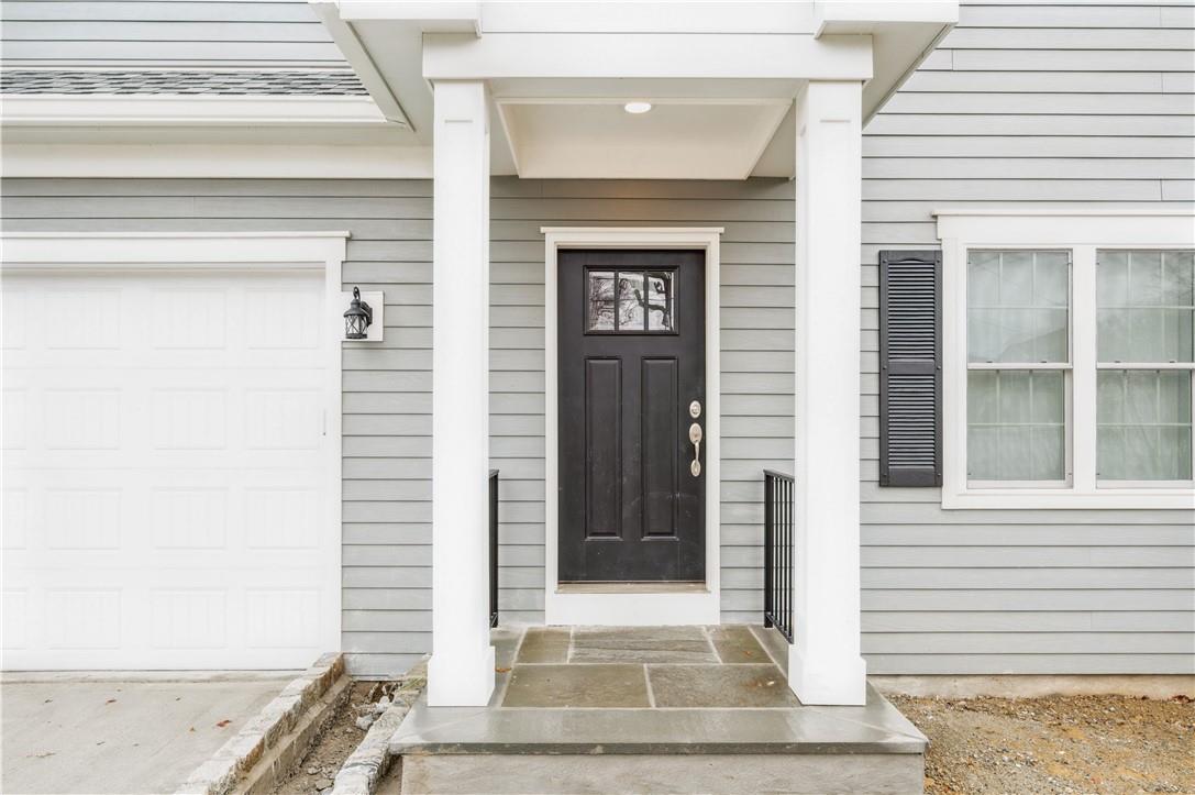 Bright & Spacious 4 bedroom 3.1 bath duplex located in the heart of Ha...