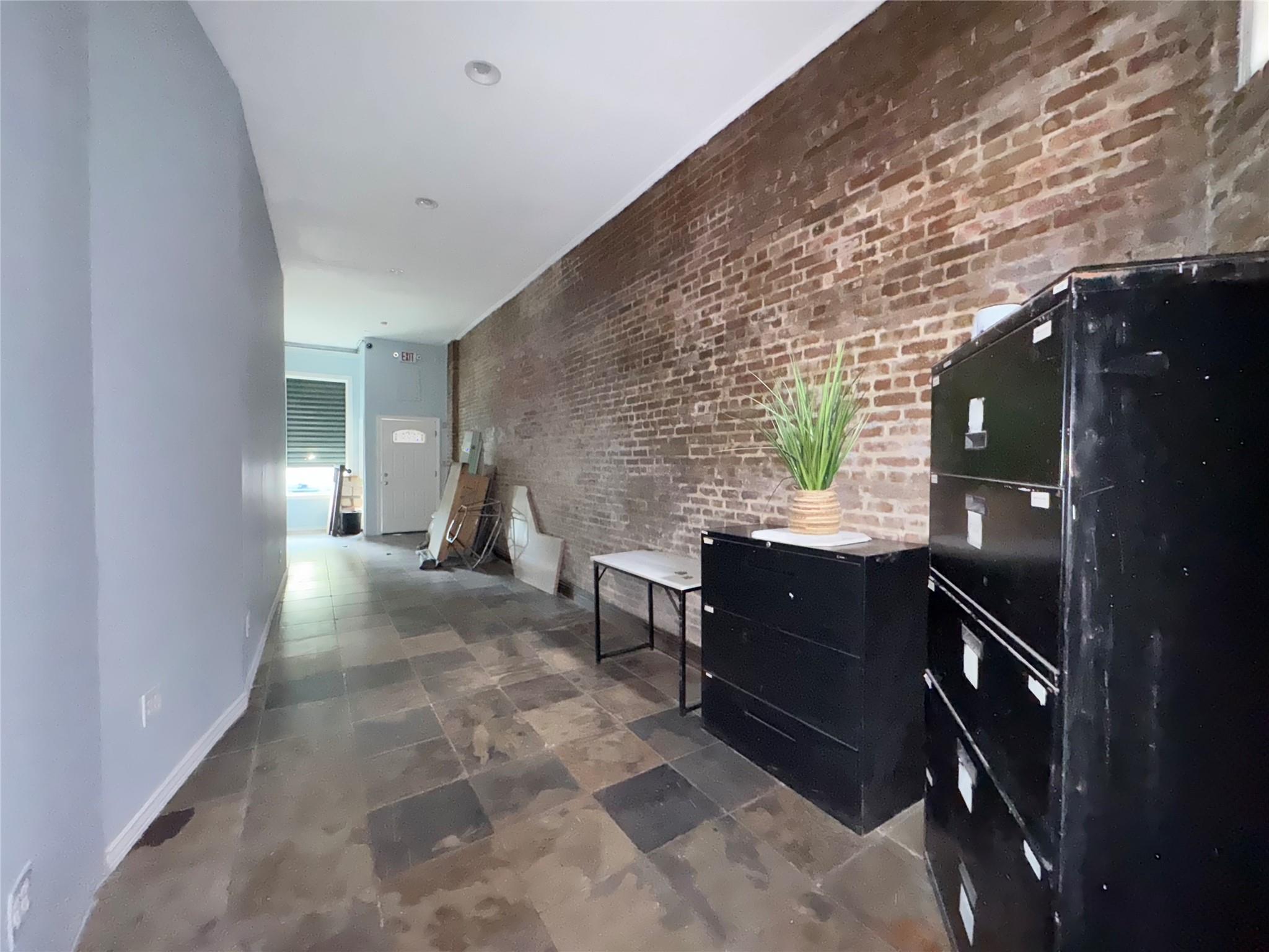 Welcome to your new professional home in the heart of Yonkers! This de...