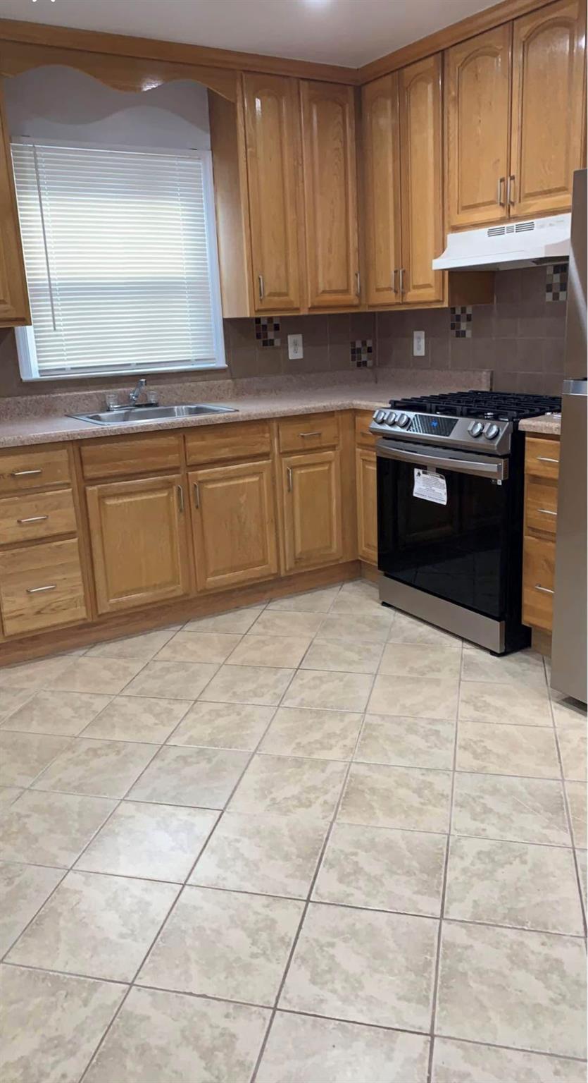 Make this your Beautiful New home as it awaits you! Gorgeous 2-bedroom...