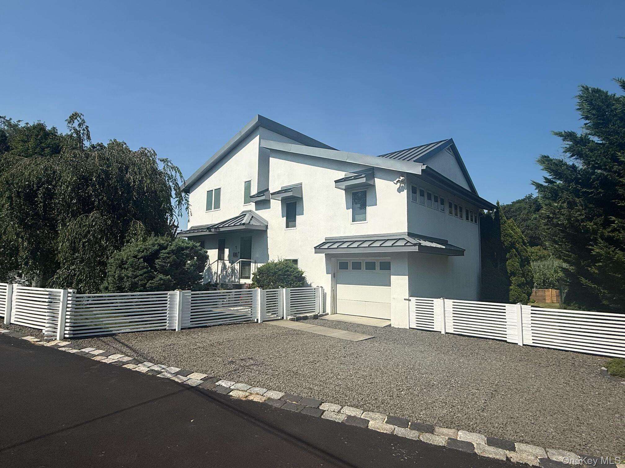 Perfectly located on a cul-de-sac in walking distance to town, beach a...