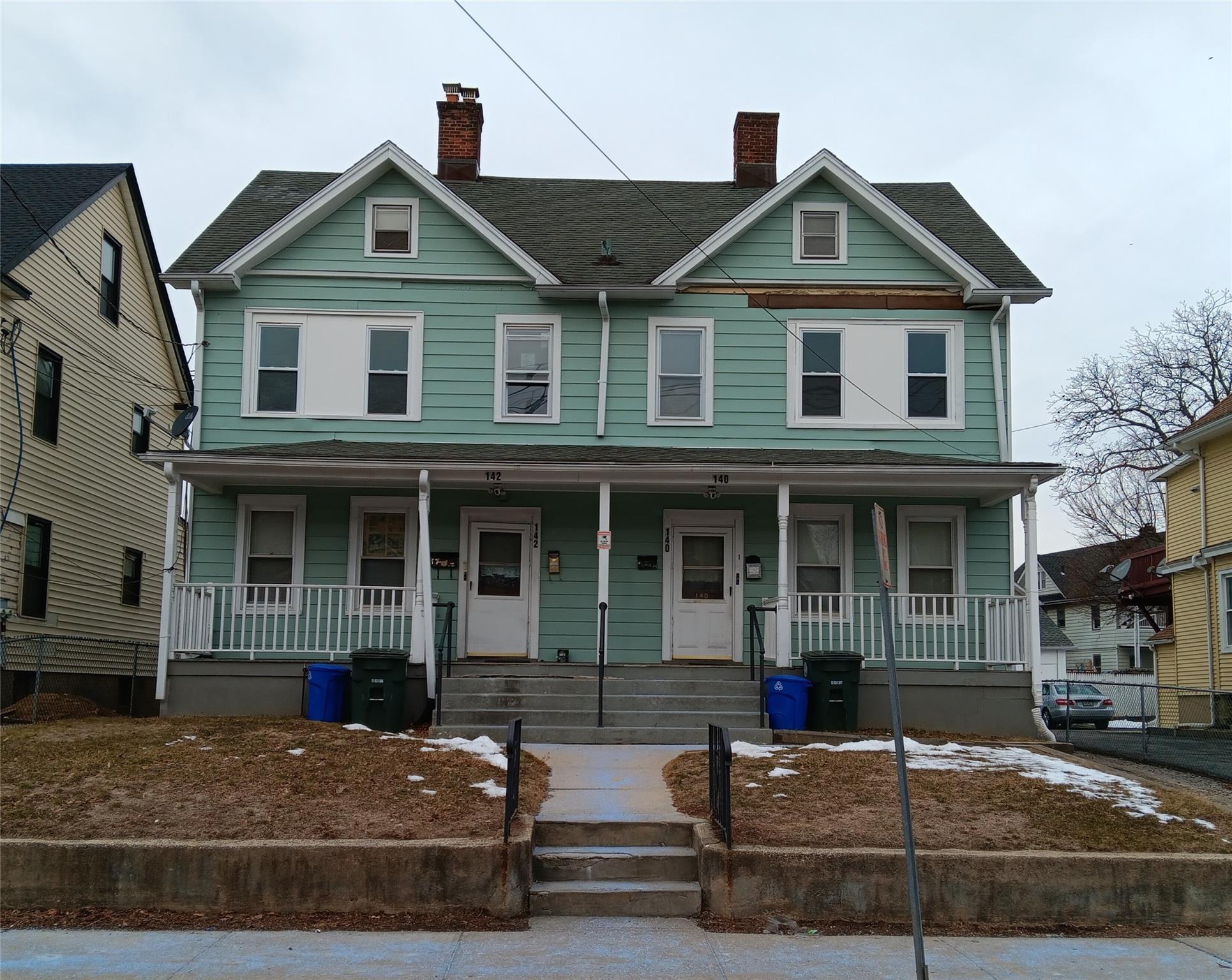 Completely renovated 5-room apartment in the heart of Port Chester! Th...
