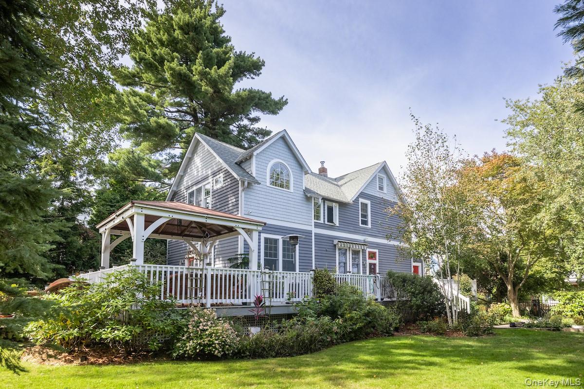 Located on beautiful Belden Avenue in Dobbs Ferry’s only designated hi...