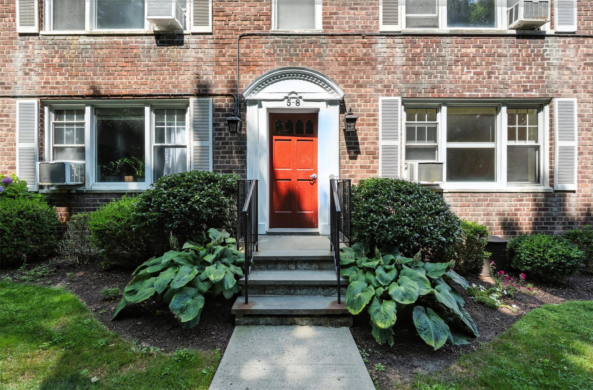 Welcome to this stunning 2-bedroom residence, complete with a versatil...