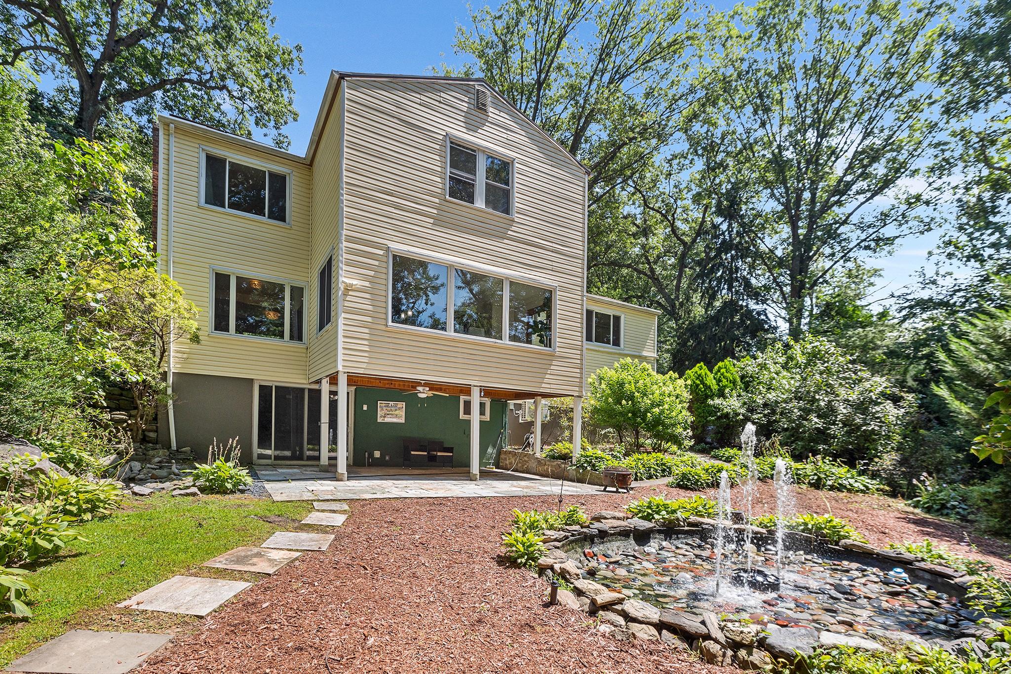 Located in the highly sought-after Edgemont School District, this spac...