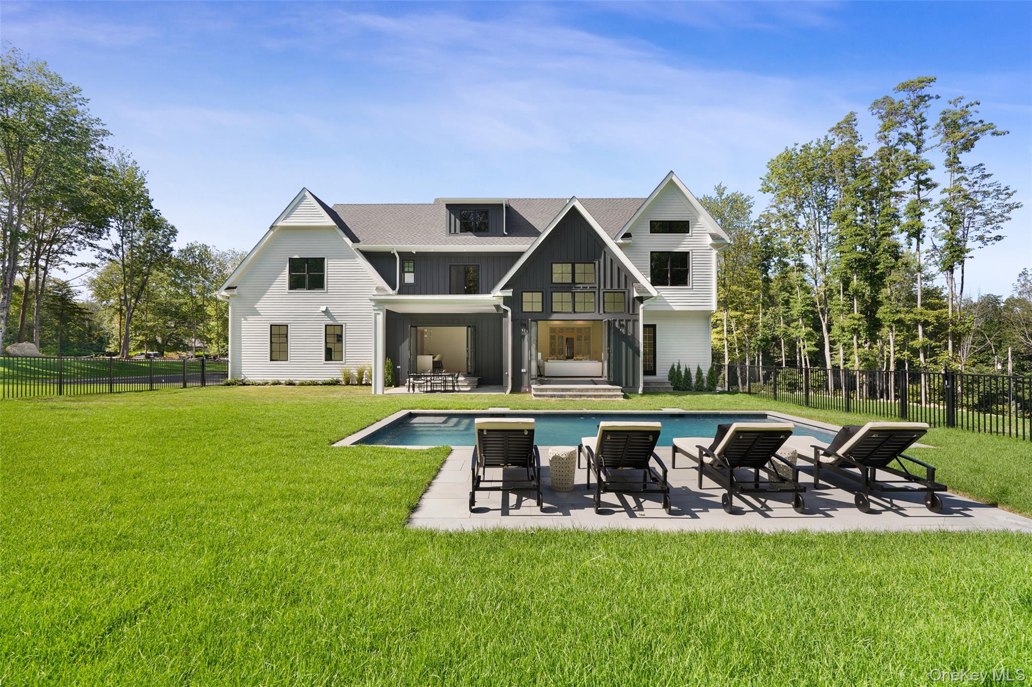 Spectacular new luxury construction by one the top builders in Greenwi...