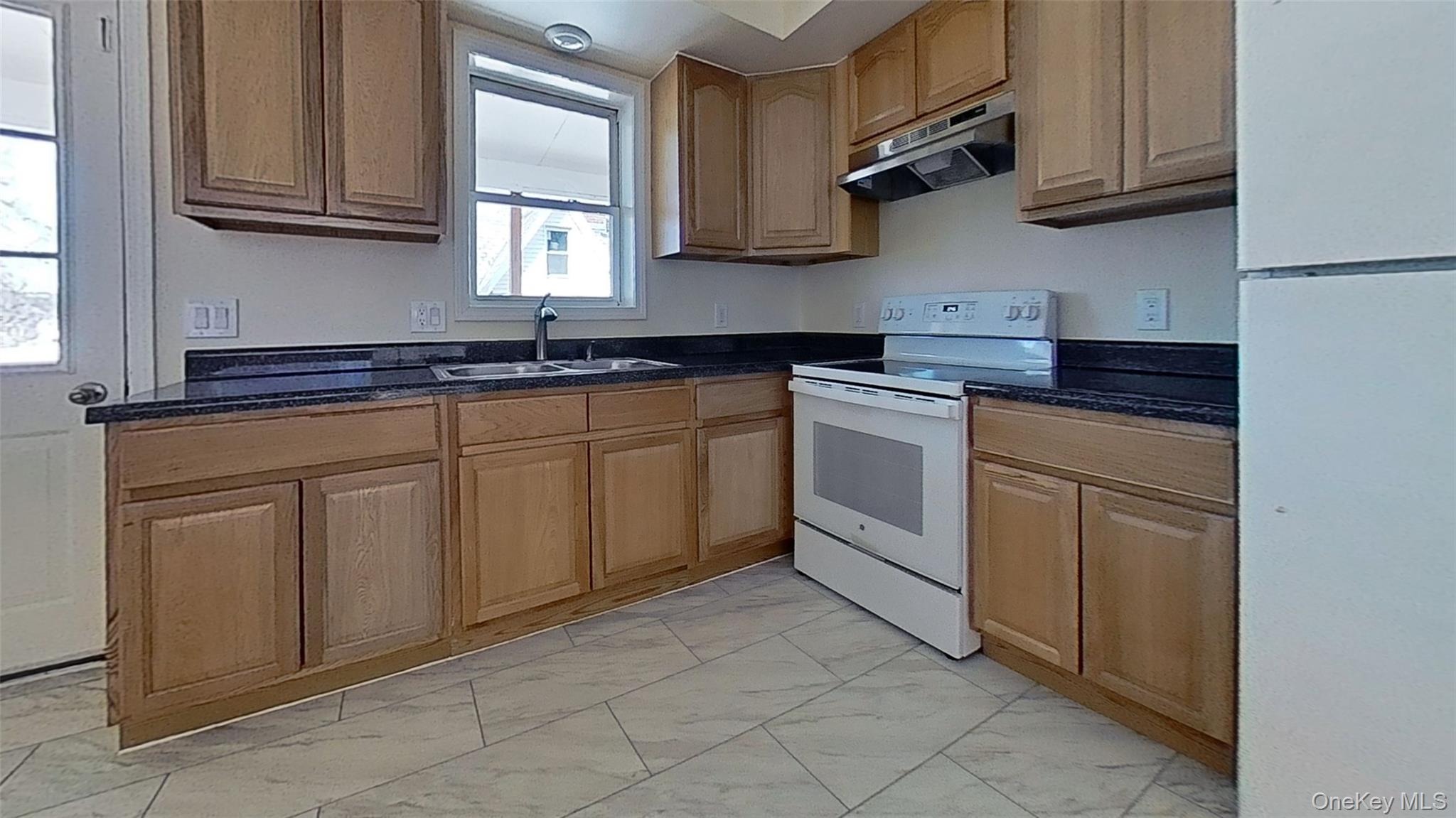 Well-appointed 2-bedroom apartment located just minutes from the Tarry...