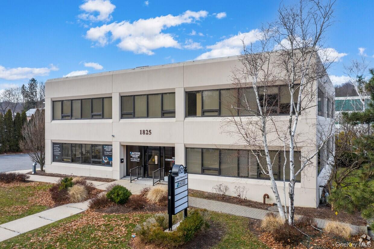 Renovated Freestanding Medical Office Building
• 1,175 - 2,200 SF avai...