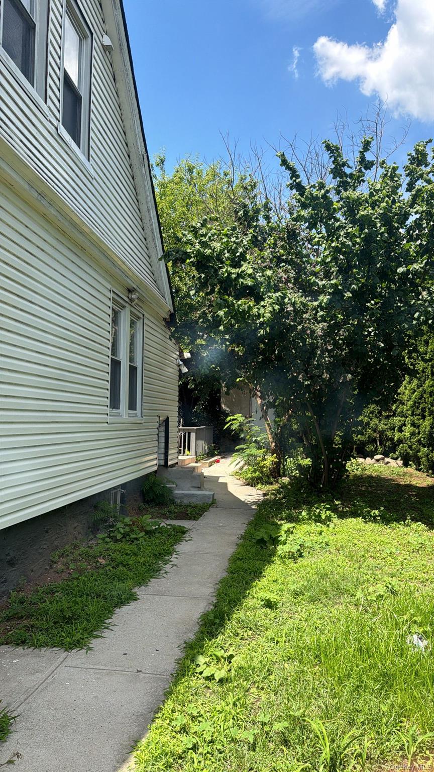 Photo 4 of this property