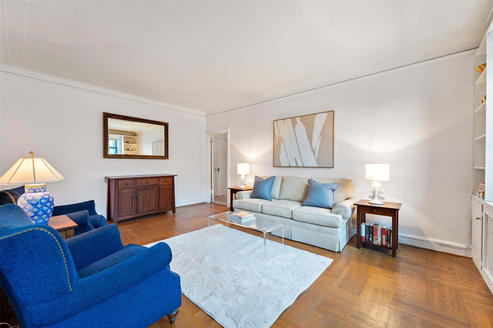 Welcome to Chatsworth Gardens, a highly sought-after and pet-friendly...
