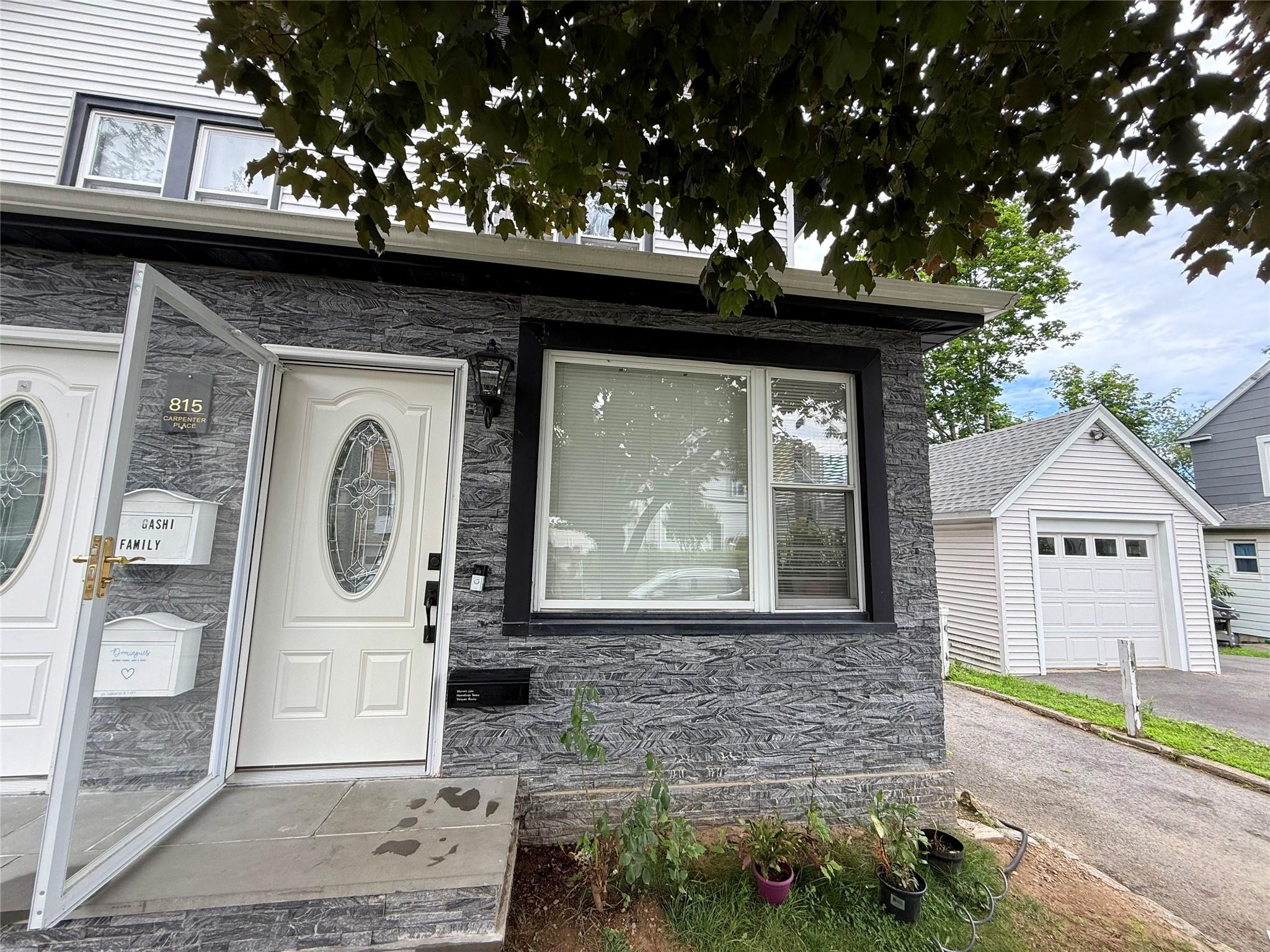Welcome to this spacious duplex in a prime Mamaroneck location! The fi...