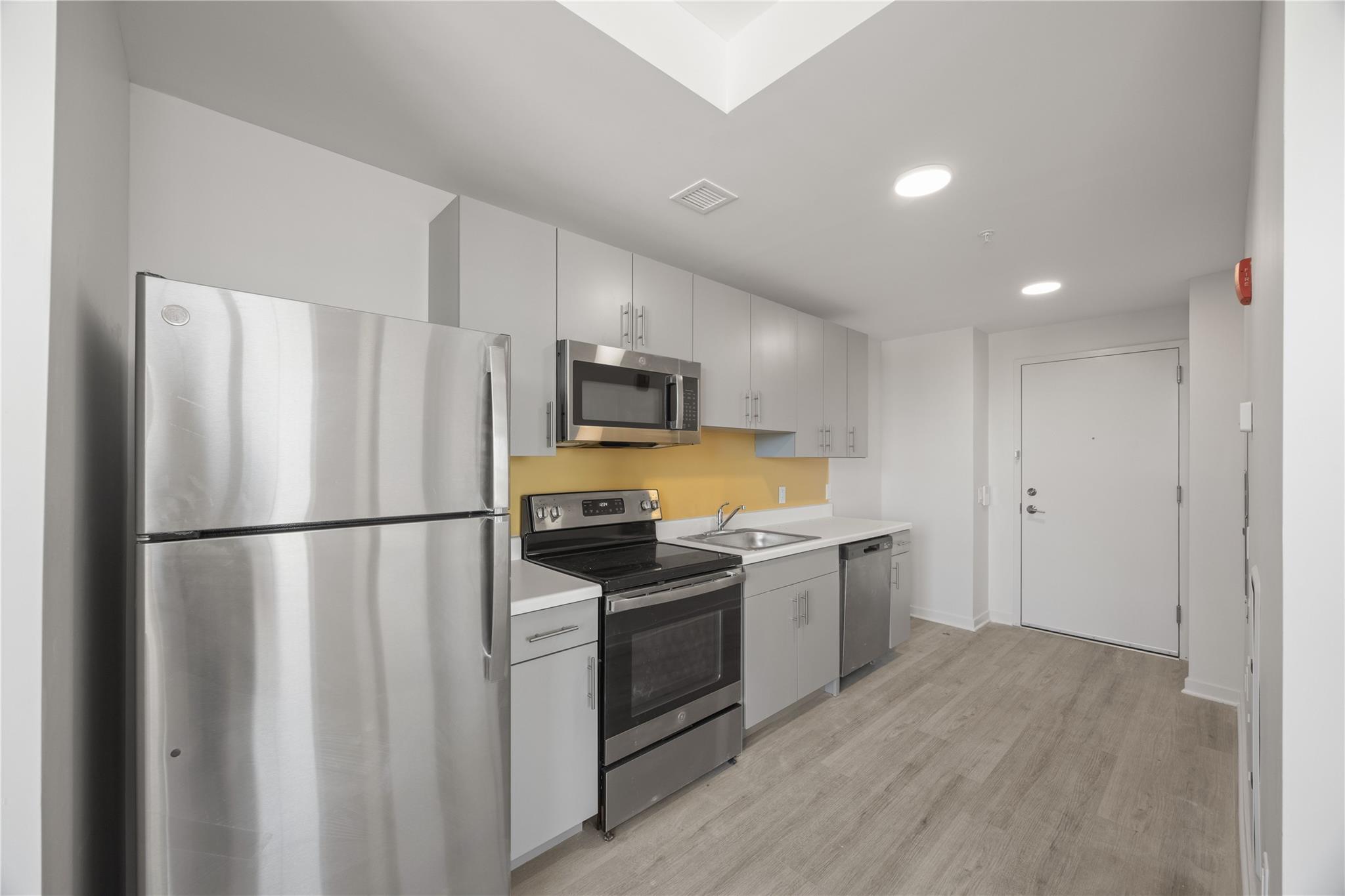 Designed for contemporary lifestyles, Regency on Hudson offers a warm...
