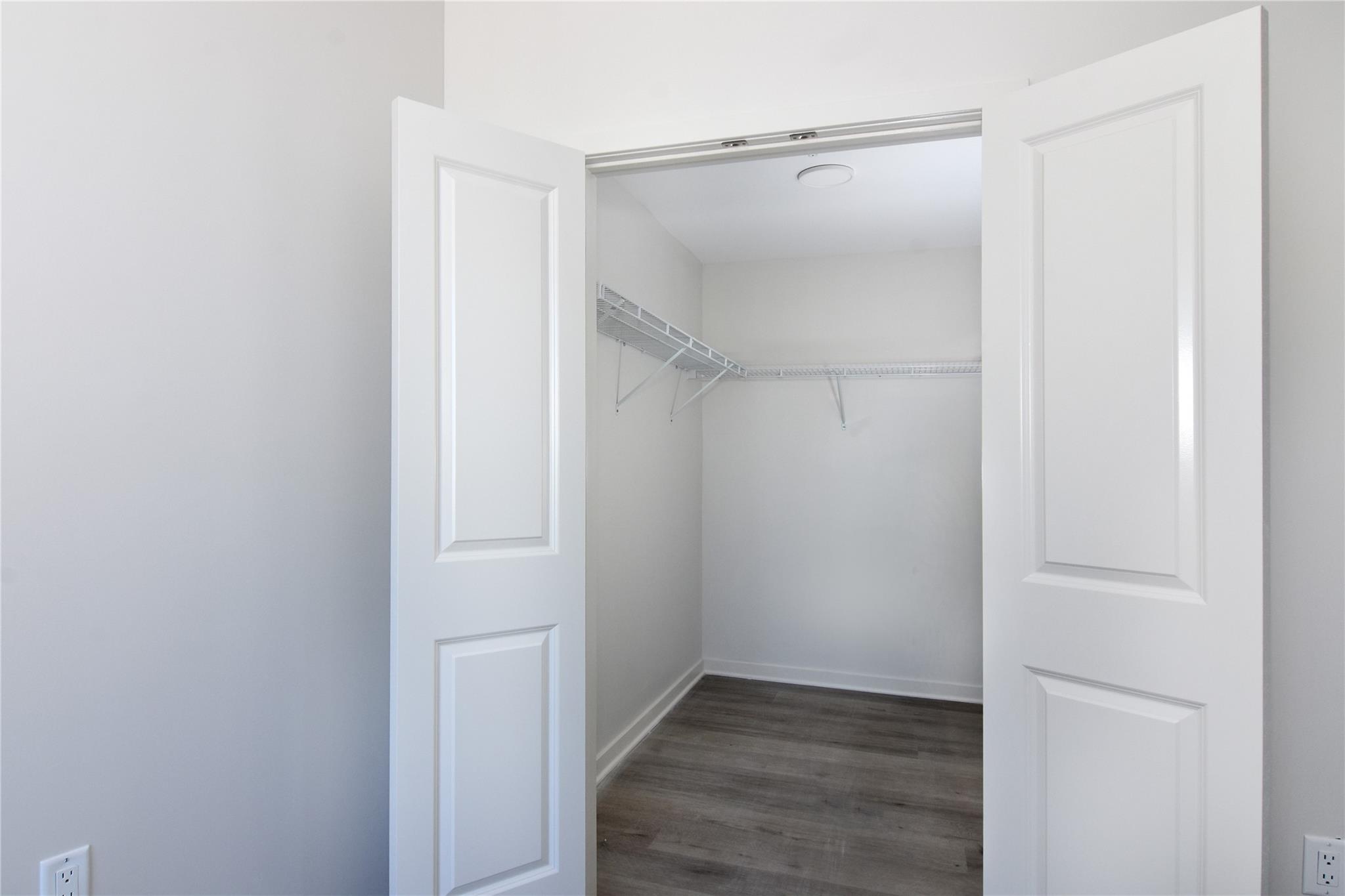 Designed for contemporary lifestyles, Regency on Hudson offers a warm...