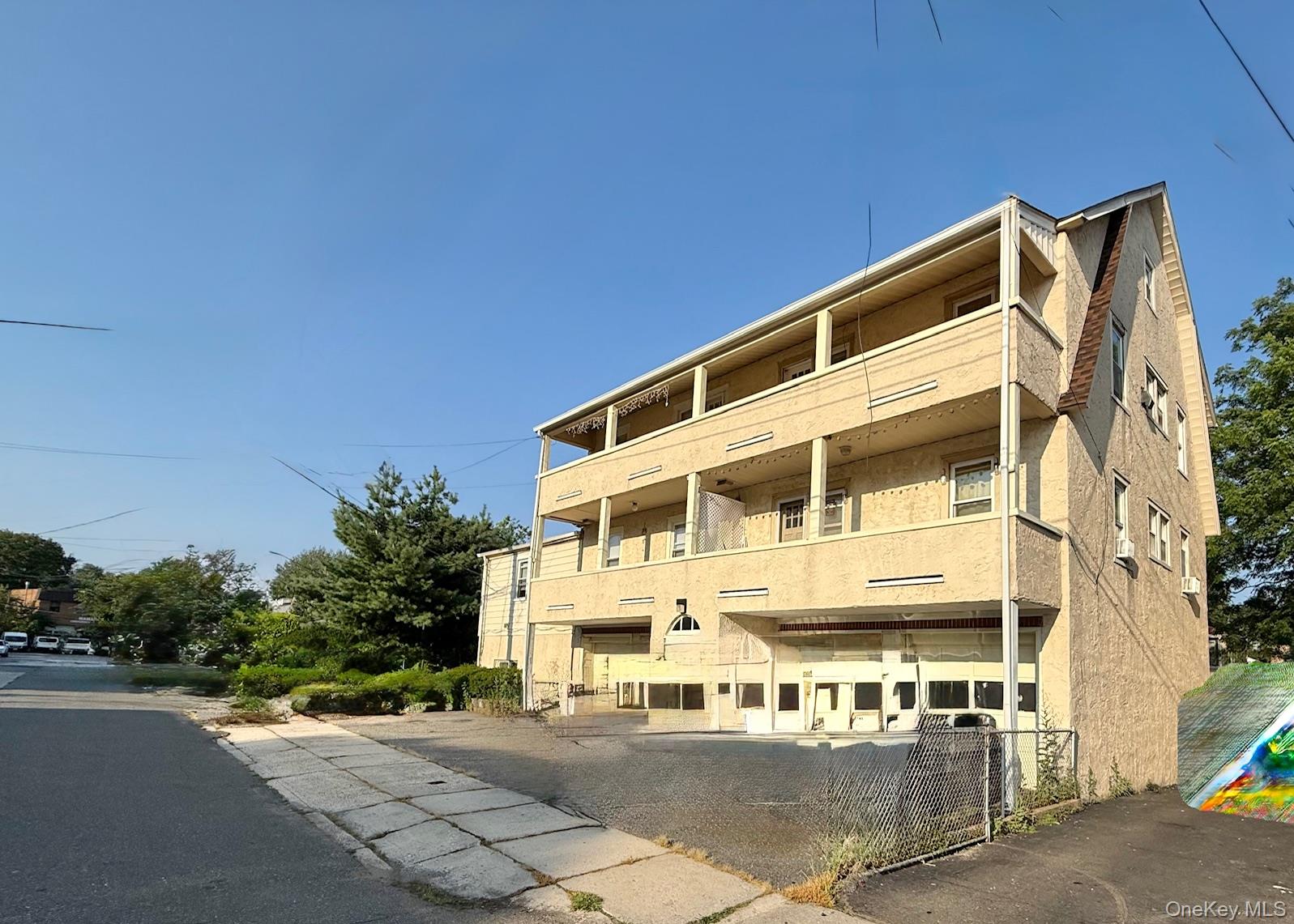 This freshly painted unit is on the 3rd floor (walk-up) in well-mainta...