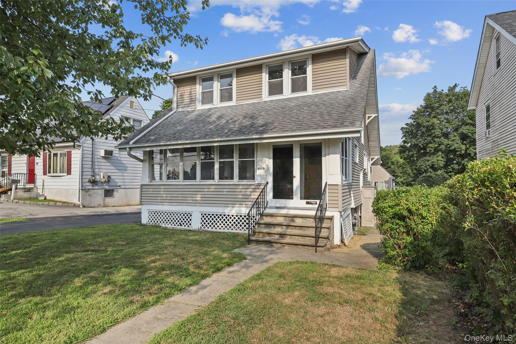 Welcome to 609 Ridge Street, a charming 3-bedroom, 1-bathroom gem nest...