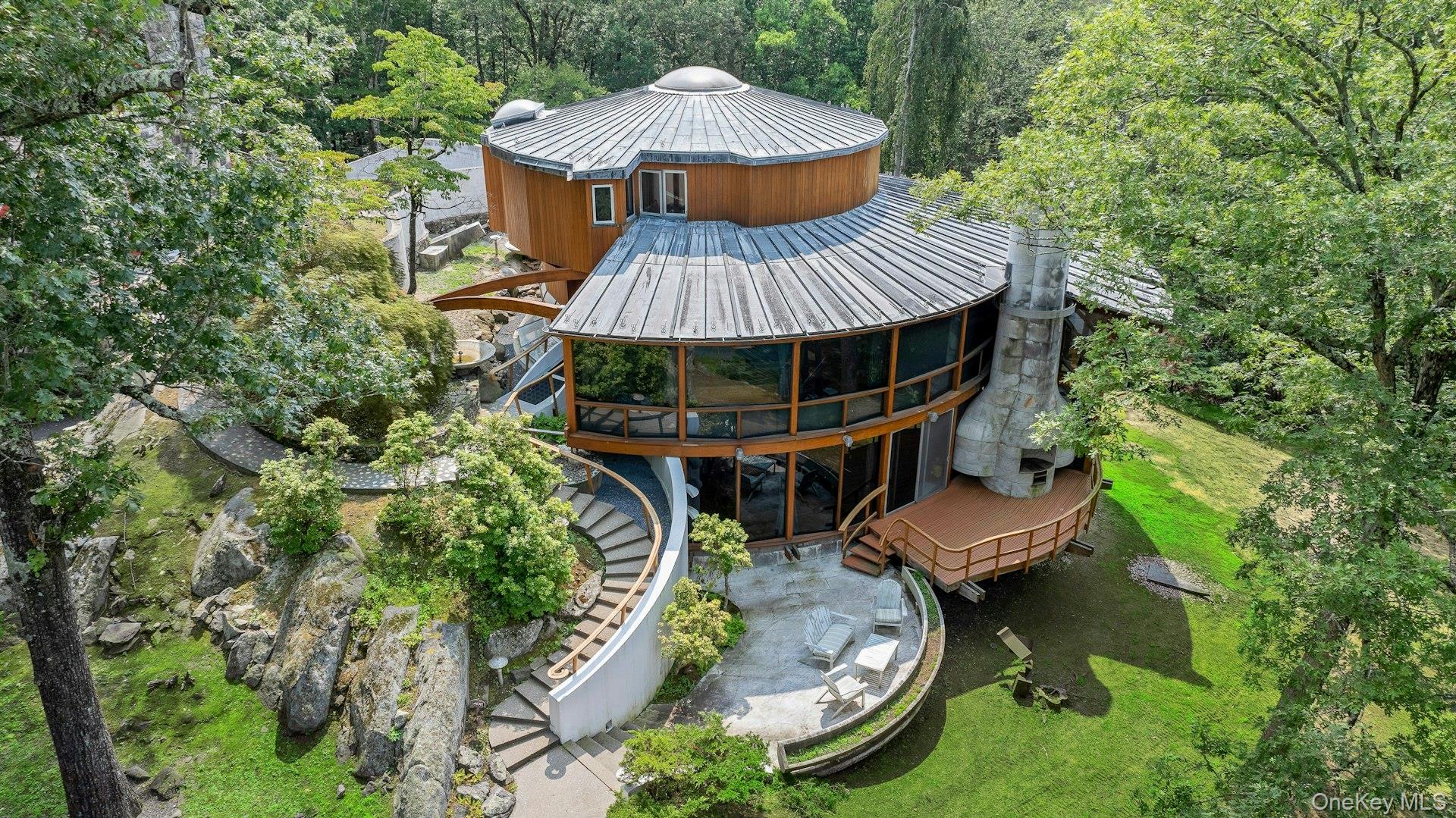 Off-the-Charts Cool, Cool, Cool. This Mid Century Modern architectural...