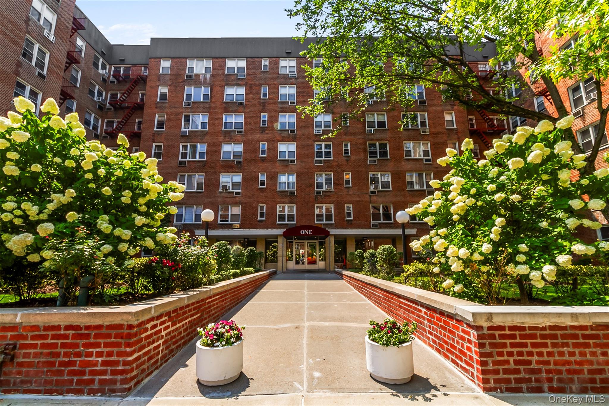 Welcome to this bright and spacious 2-bedroom, 2-bathroom co-op locate...